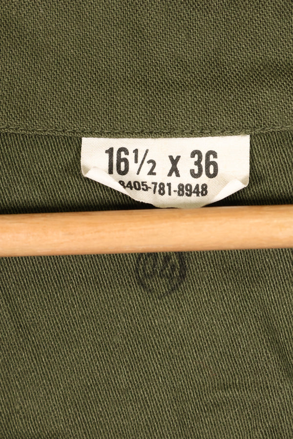 1967年契約　16 1/2 x 36　アメリカ軍　OG-107　ユーティリティシャツ　状態良い　中古品