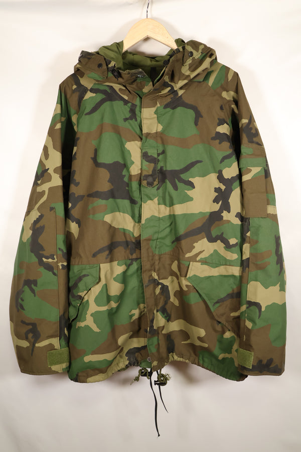 1990 Contract U.S. Army ECWCS 1st Generation Gore-Tex Parka, Woodland Camo, X-Large, Regular Fit, Used
