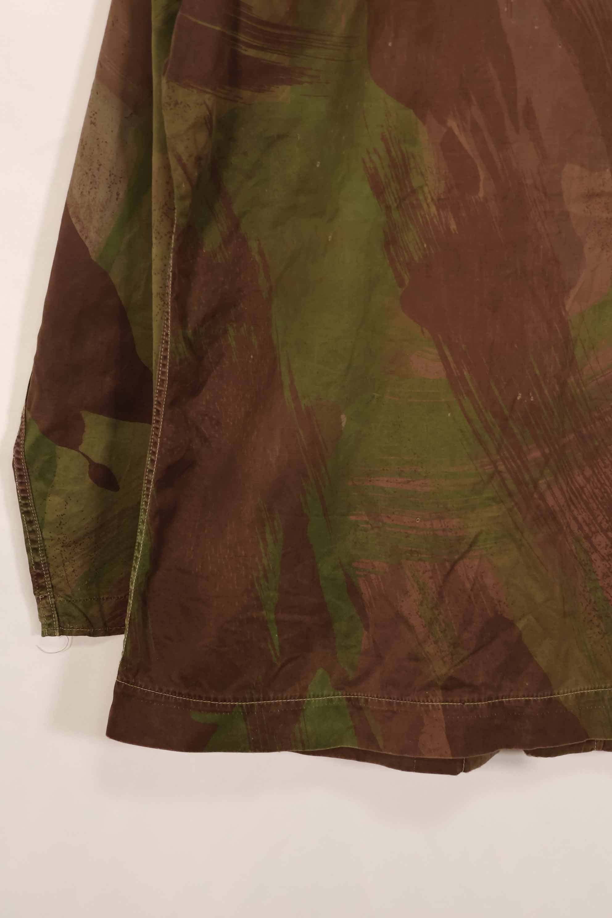 Real 1961 ARVN Windproof camouflage shirt, light fabric, missing buttons, rare.