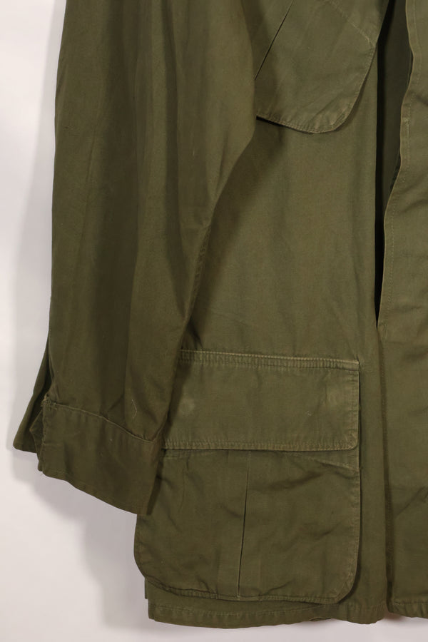 Circa 1965 M-R 2nd Model Jungle Fatigue Jacket, first attached, with patches, famous division, used.