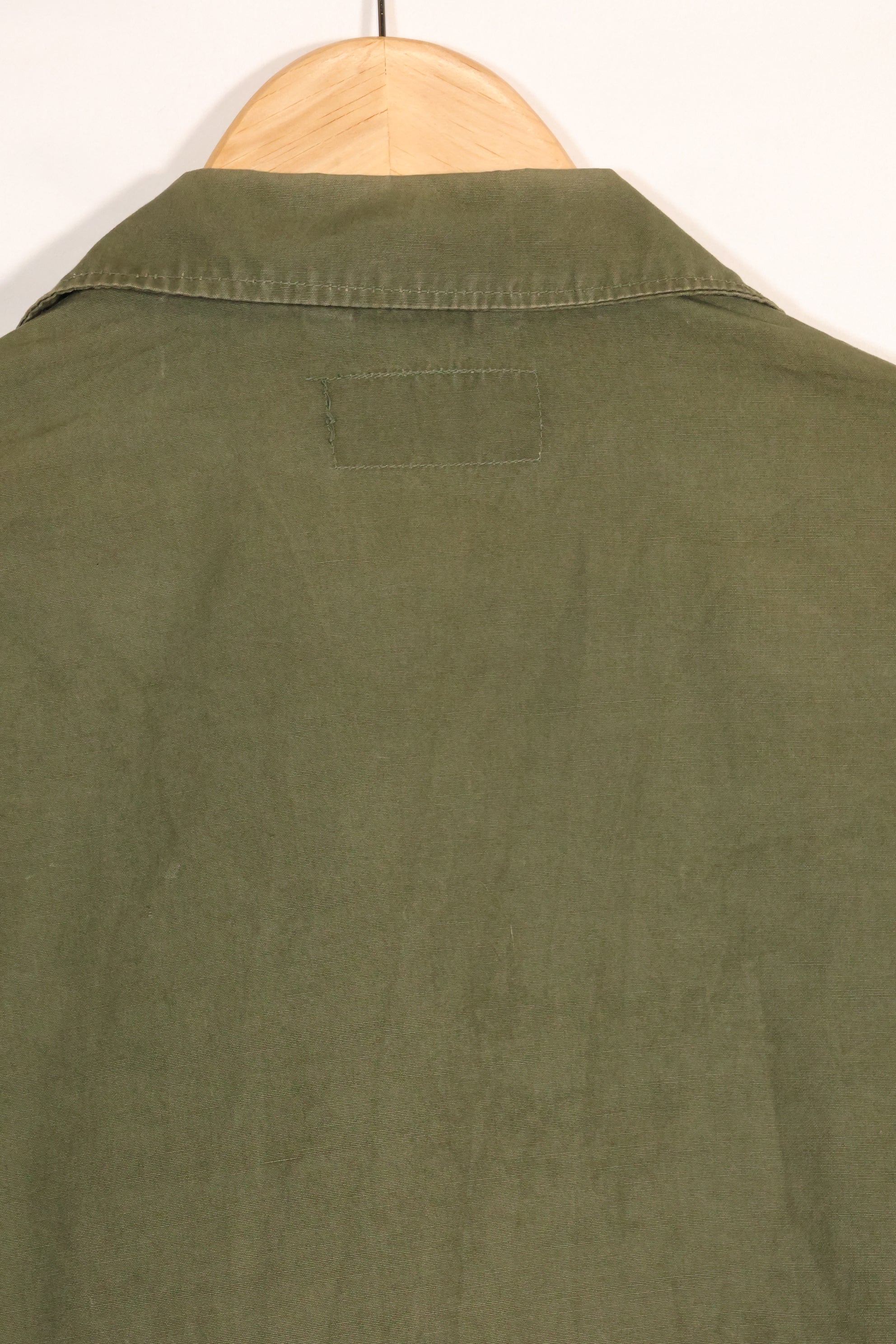 Circa 1965 M-R 2nd Model Jungle Fatigue Jacket, first attached, with patches, famous division, used.