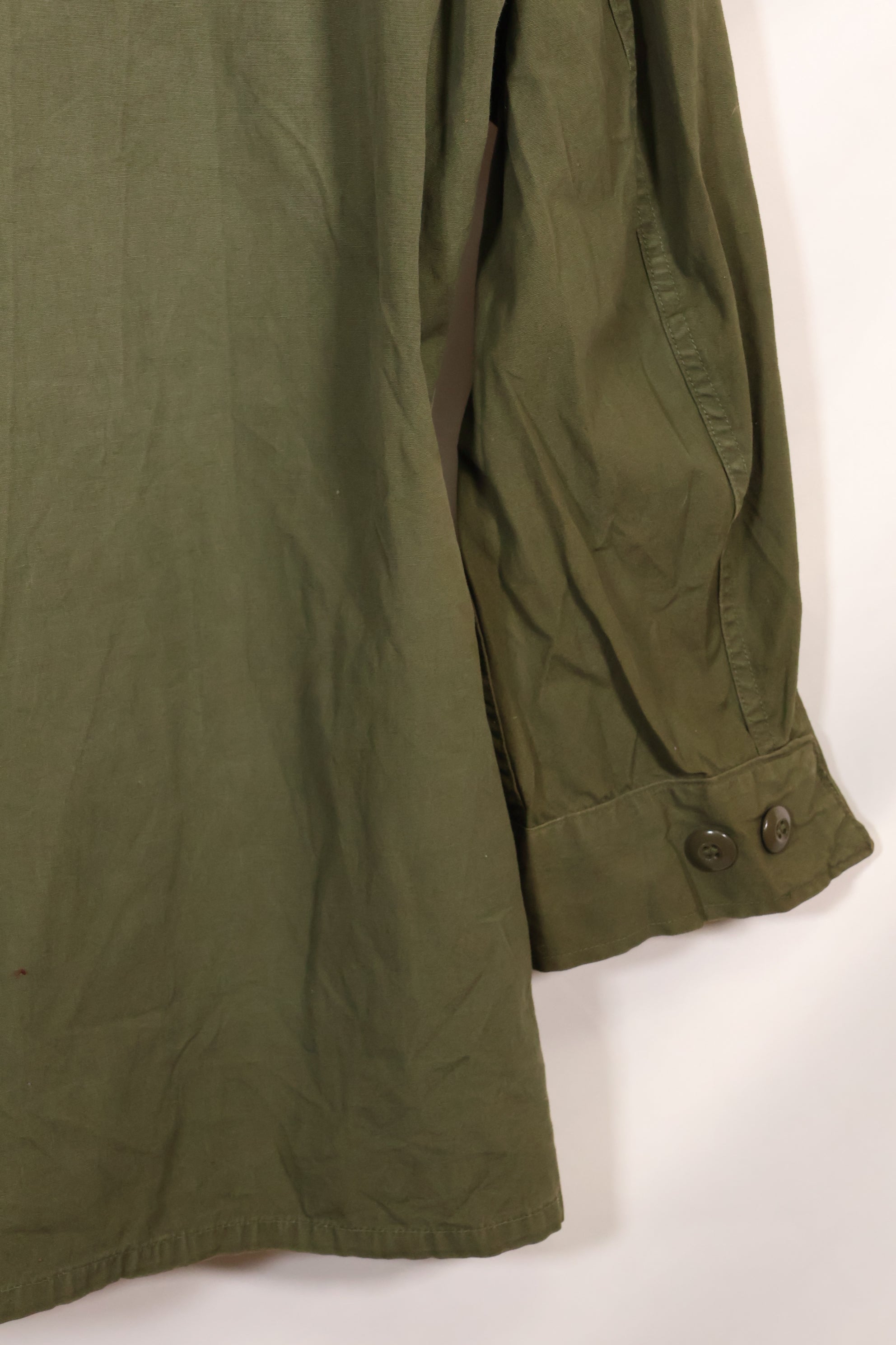 Circa 1965 M-R 2nd Model Jungle Fatigue Jacket, first attached, with patches, famous division, used.