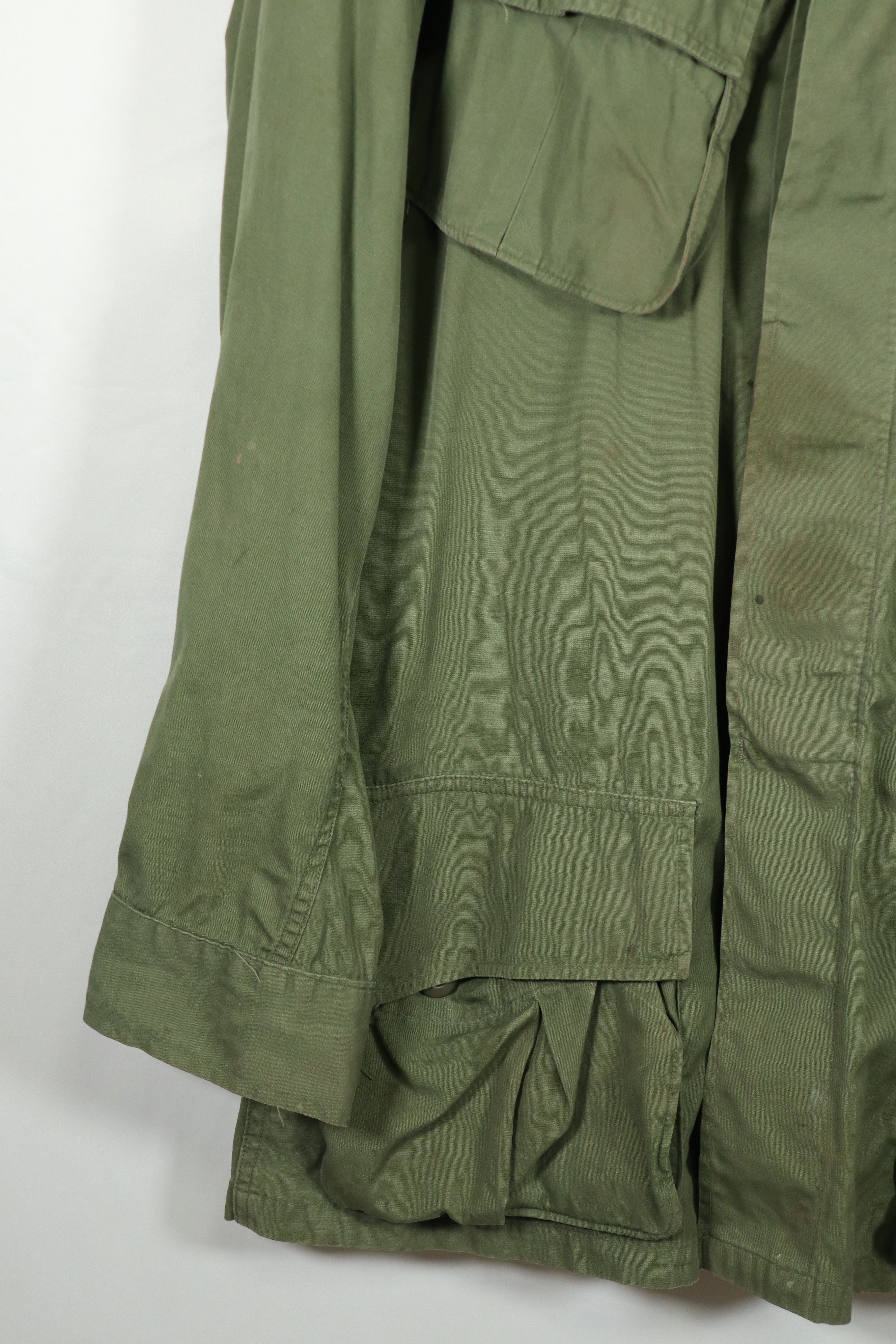 Real 2nd Model Jungle Fatigue Jacket, no size tag, scratches, used.