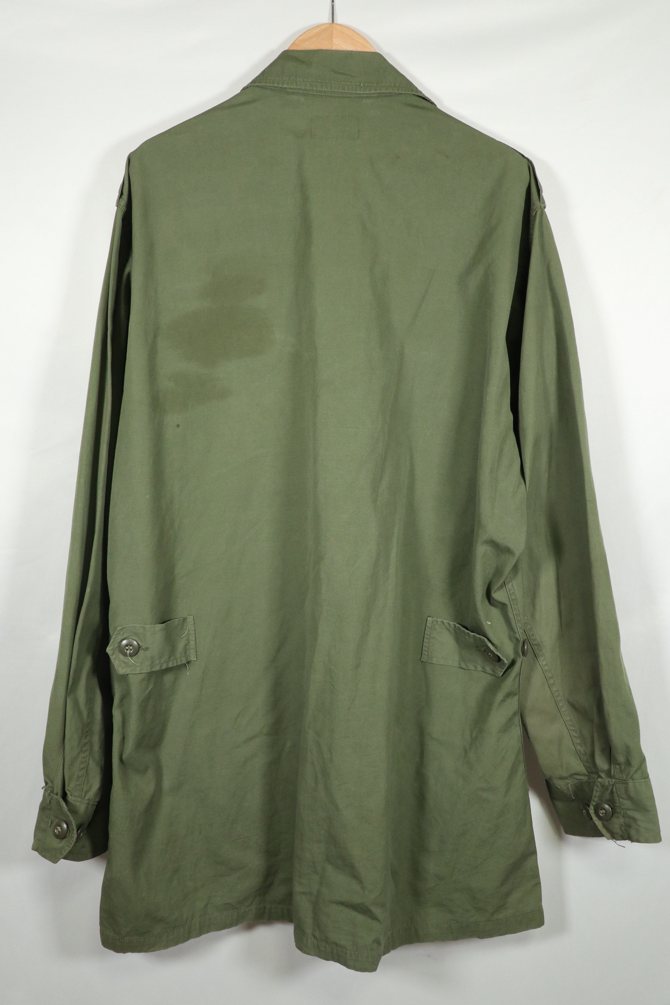 Real 2nd Model Jungle Fatigue Jacket, no size tag, scratches, used.