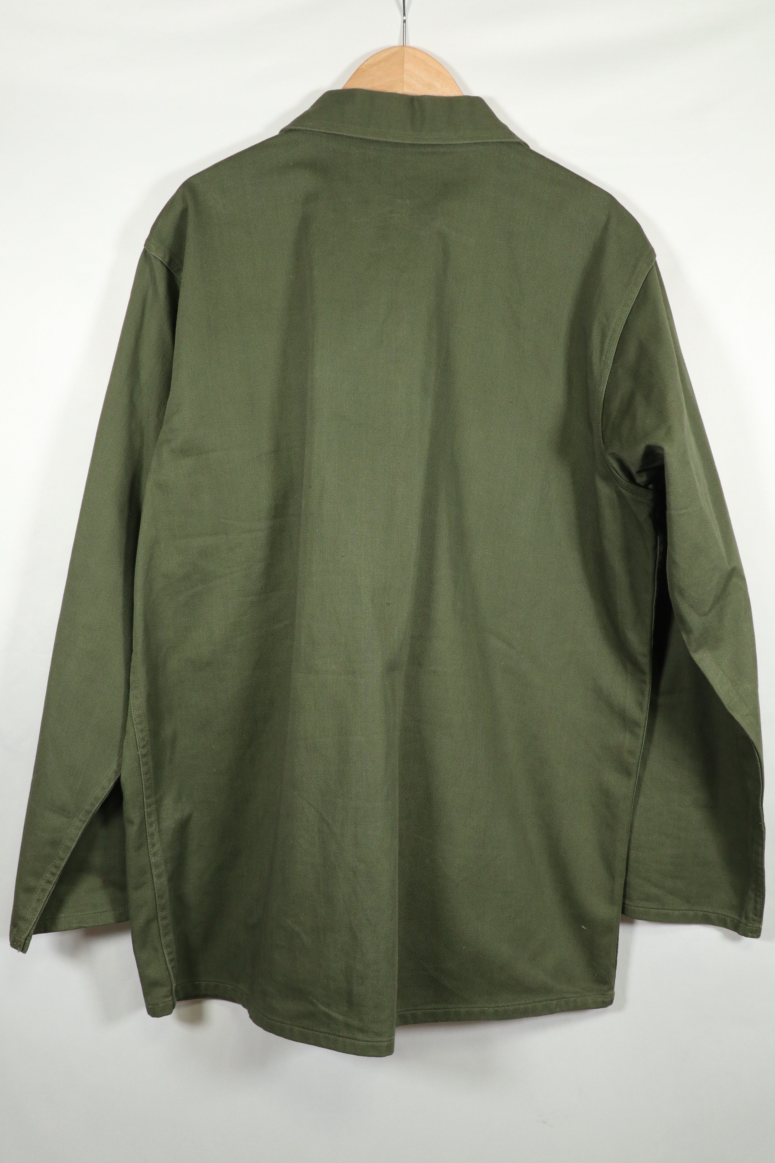 Real dead stock OG-107 utility shirt, civilian, size M.