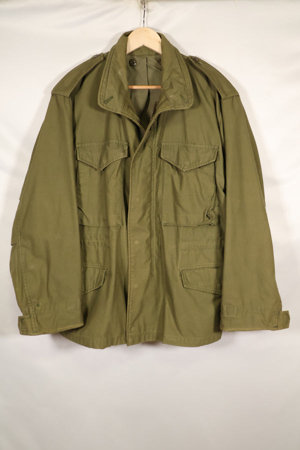 Early 1970's Estimated MEDIUM size 3rd Model M65 Field Jacket, size tag missing, used.