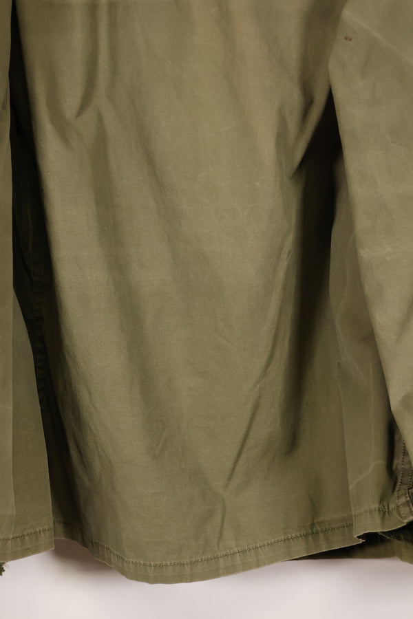 Early 1970's Estimated MEDIUM size 3rd Model M65 Field Jacket, size tag missing, used.