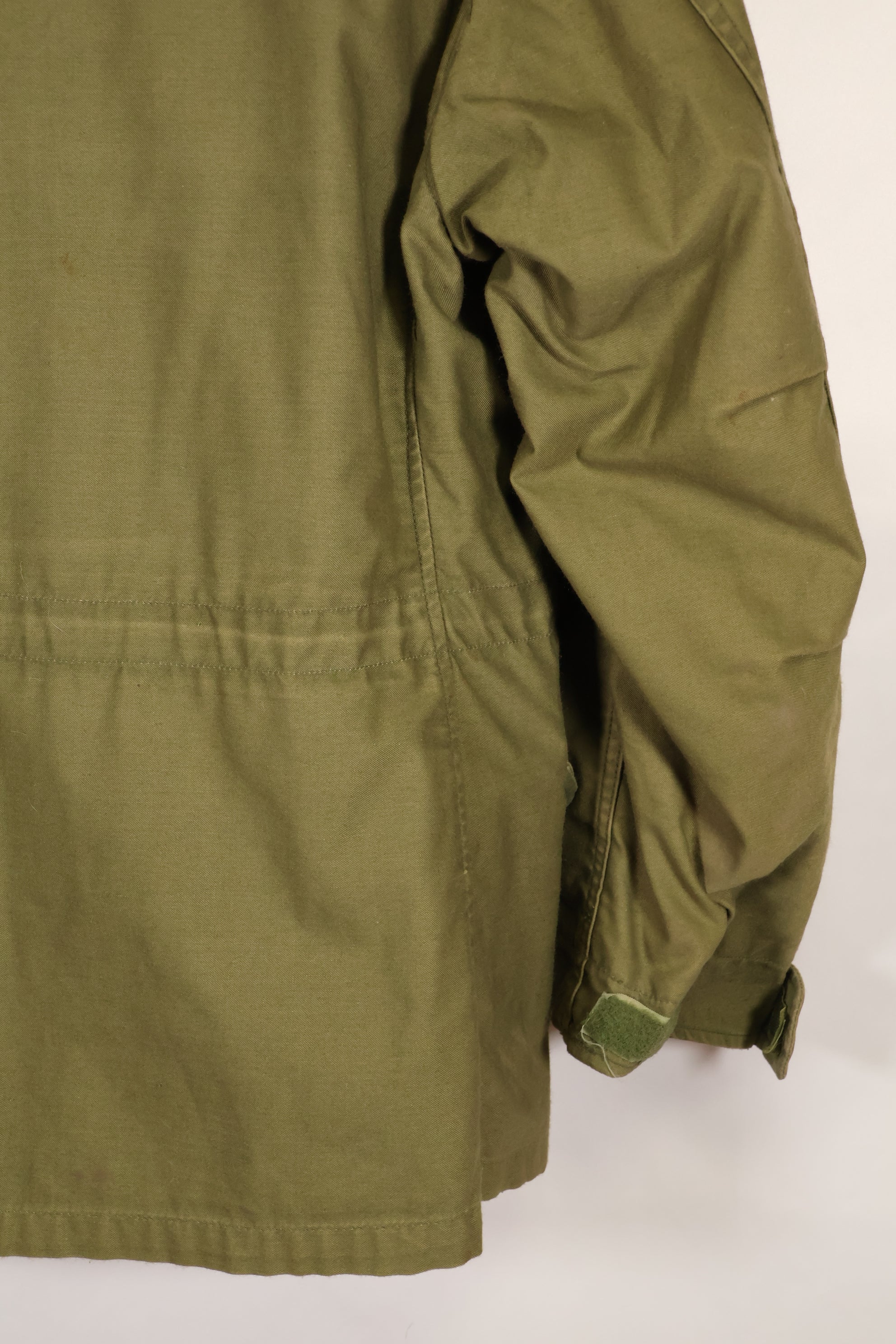 Early 1970's Estimated MEDIUM size 3rd Model M65 Field Jacket, size tag missing, used.