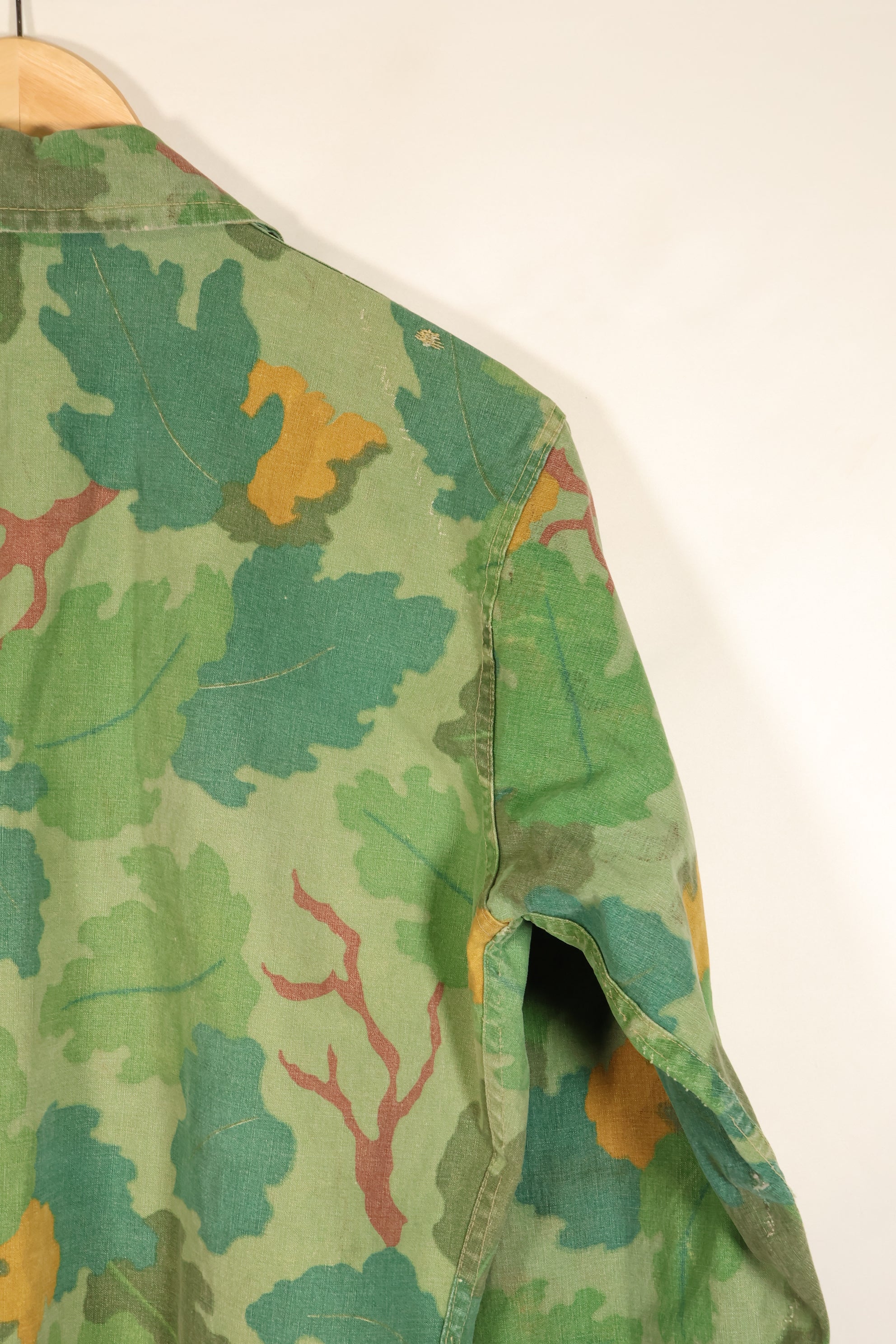 Late 1960s–Early 1970s: U.S. Marine Corps (USMC) Mitchell Camouflage Utility Shirt, Privately Procured, Tent Cloth