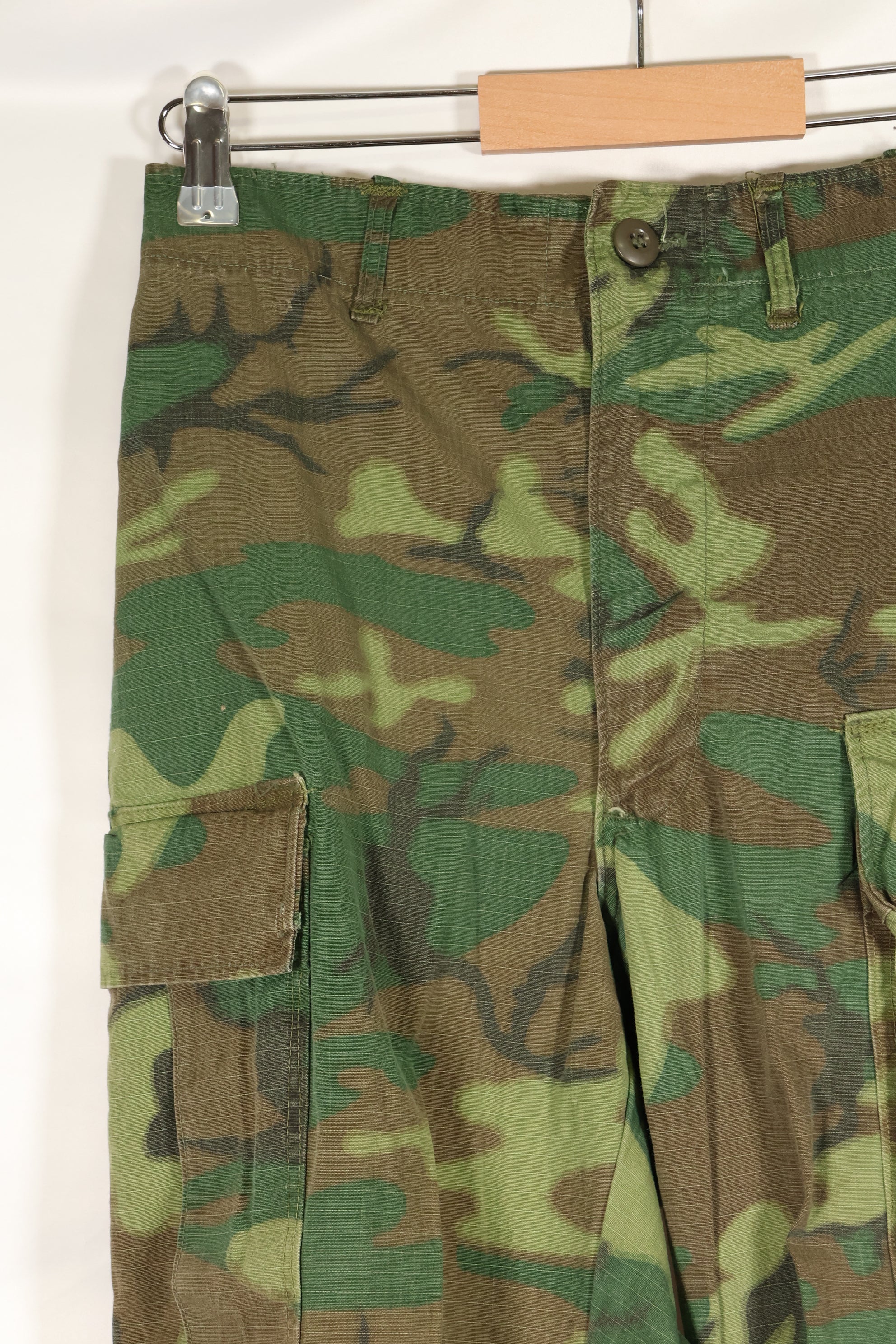1968 contract missing size tag Ripstop ERDL camouflage Fatigue pants, used.