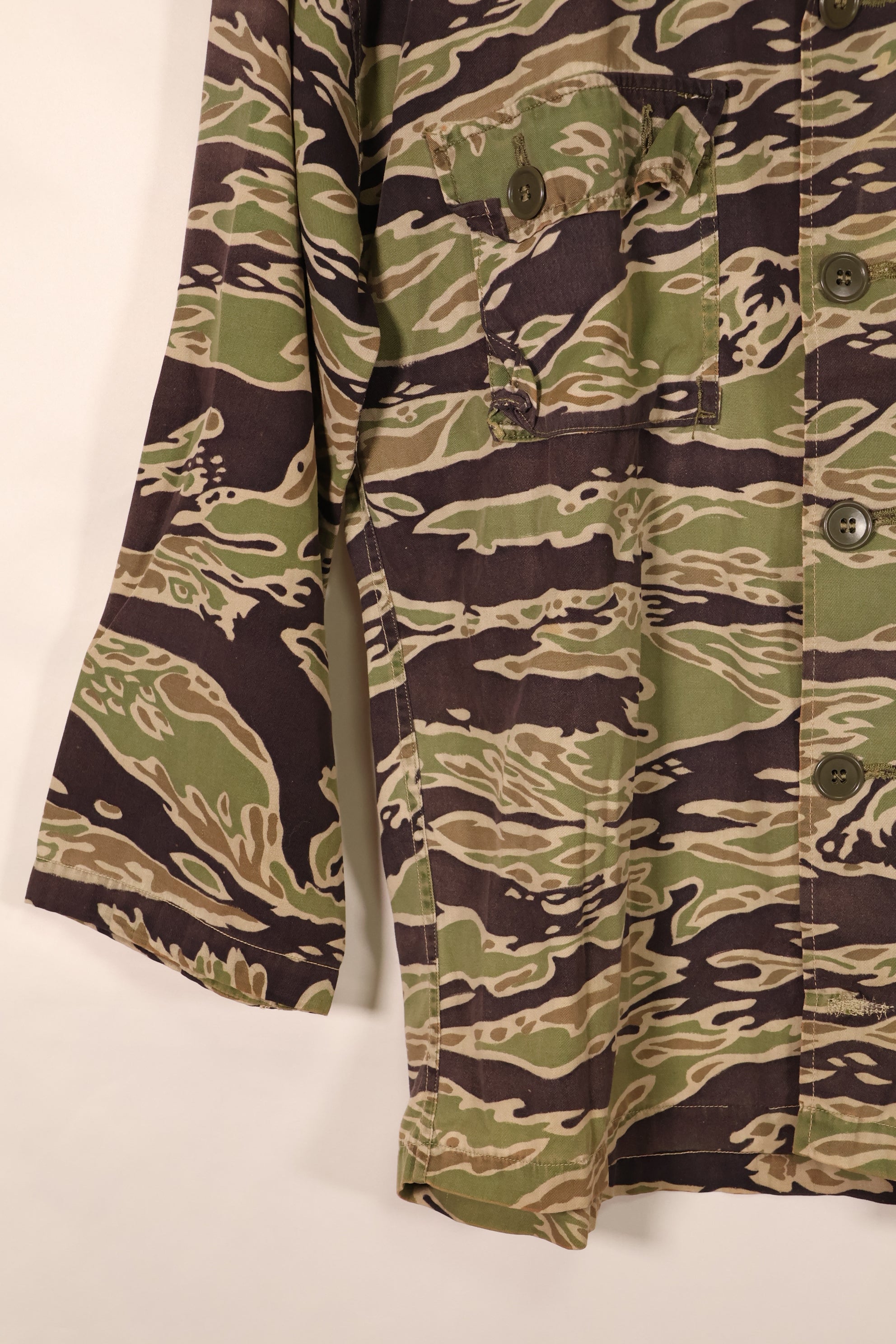 Late 1960s—Estimated US-S—Late War Lightweight—Tiger Stripe—Shirt—Some wear and fading—Used