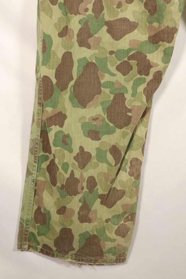 1940's P-44 frogskin camouflage pants USMC, faded, scratched, used.