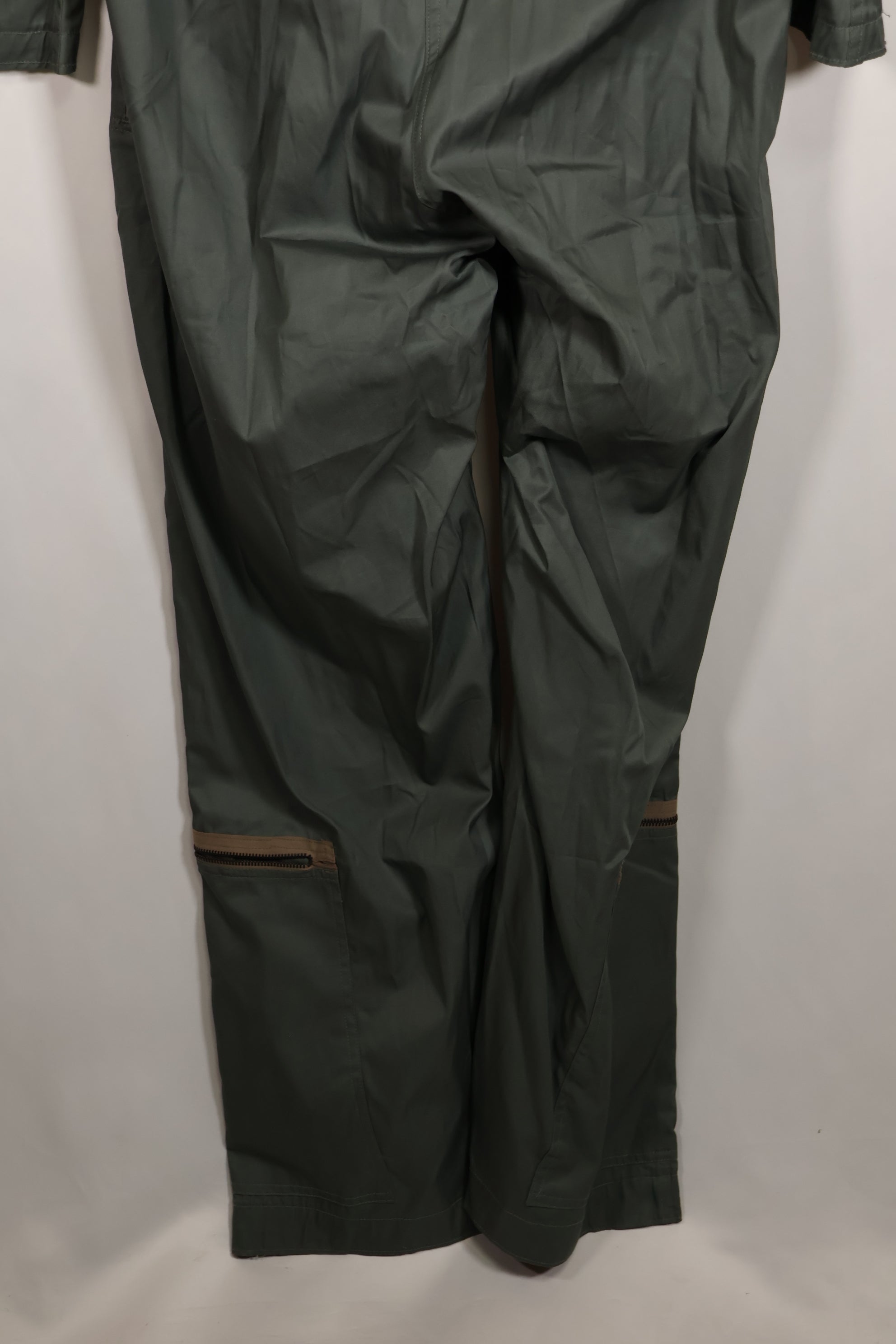 Real 1950s USAF flight suit K2-B, unused, with tags.