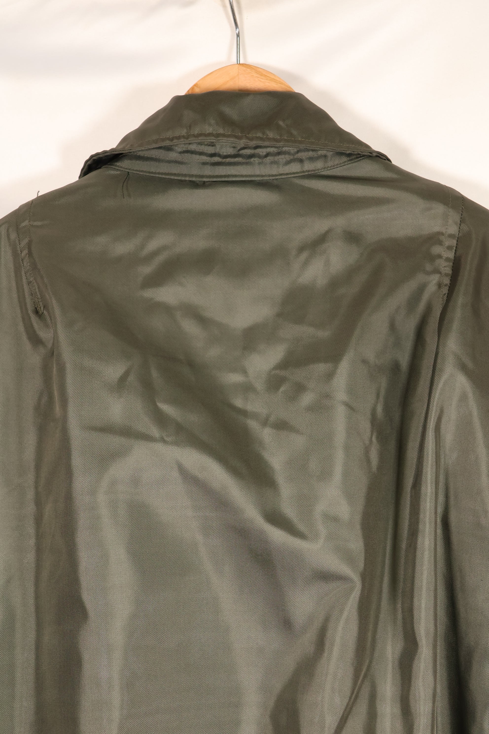 1975 Contract LARGE US Navy CWU-45P Flight Jacket with Intermediates Pockets Used