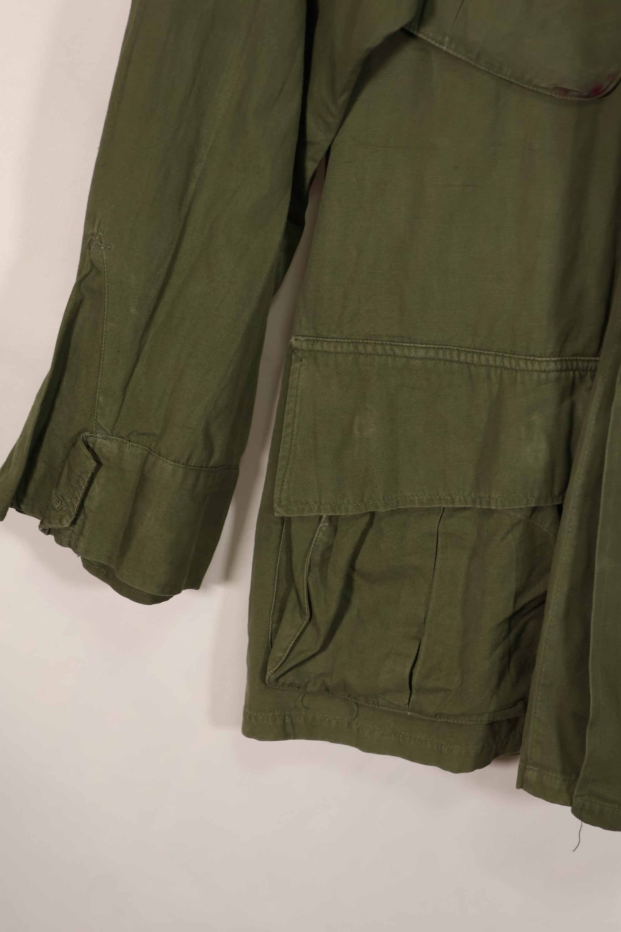 Real 3rd Model Jungle Fatigue Jacket M-S, manufactured circa 1966-67, used.