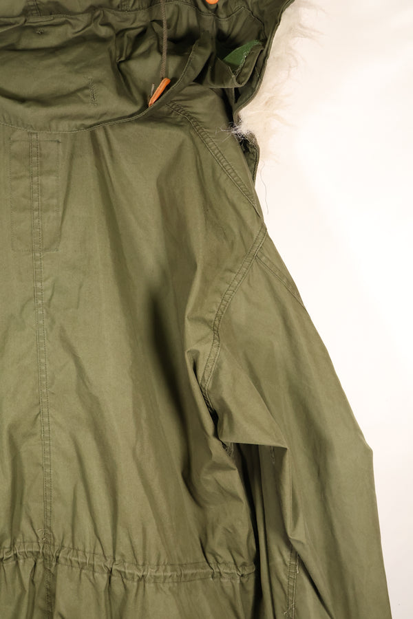 1980's lot LARGE resin zipper M65 field jacket without liner, with hood, almost unused.