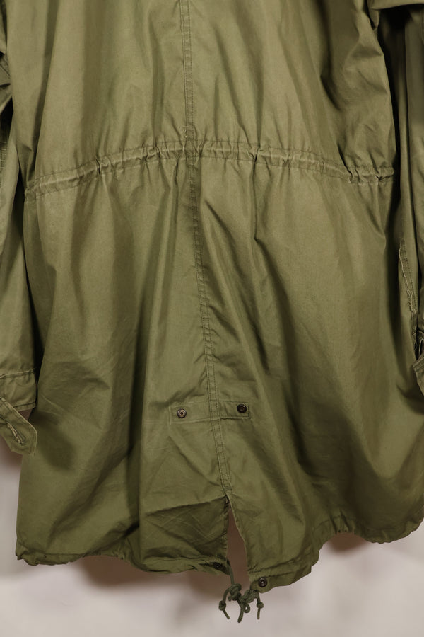 1980's lot LARGE resin zipper M65 field jacket without liner, with hood, almost unused.