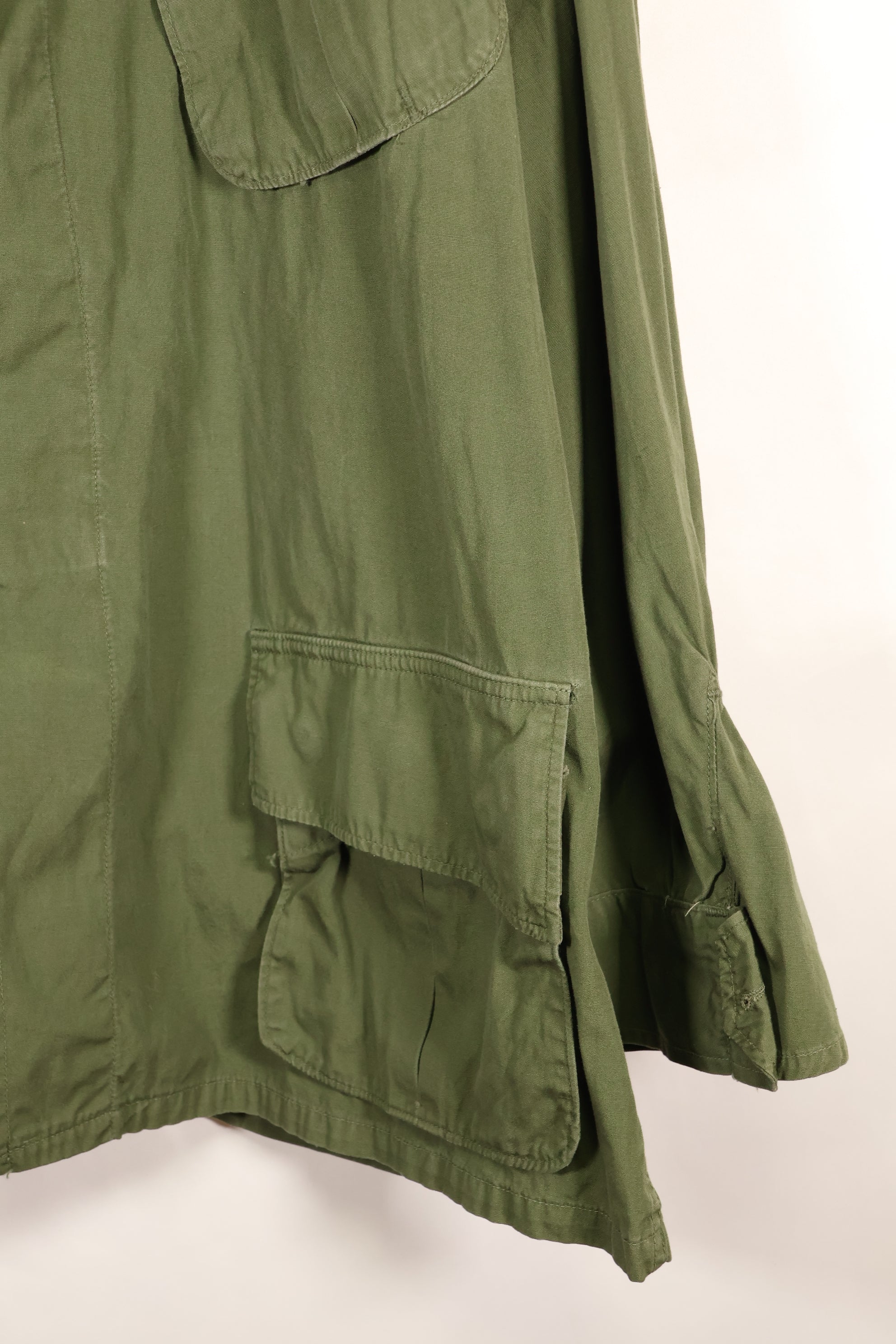 Circa 1966-67 L-R 2nd Model 3rd Model eclectic jungle fatigues jacket, used, good condition.