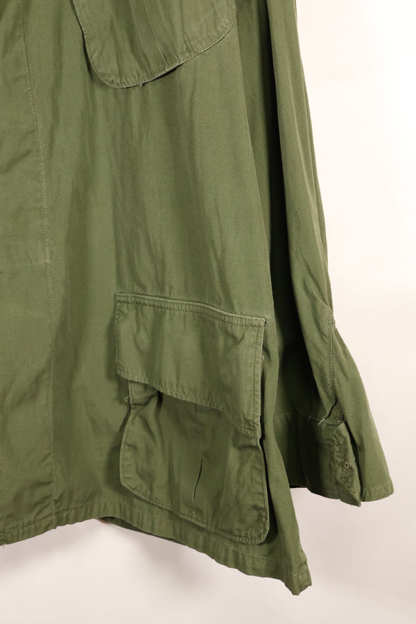 Circa 1966-67 L-R 2nd Model 3rd Model eclectic jungle fatigues jacket, used, good condition.
