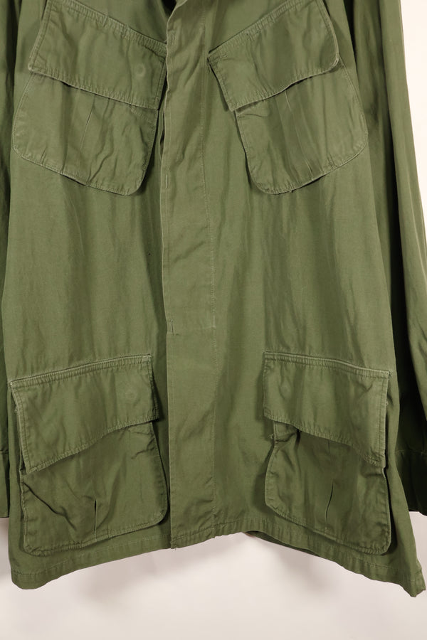 Circa 1966-67 L-R 2nd Model 3rd Model eclectic jungle fatigues jacket, used, good condition.