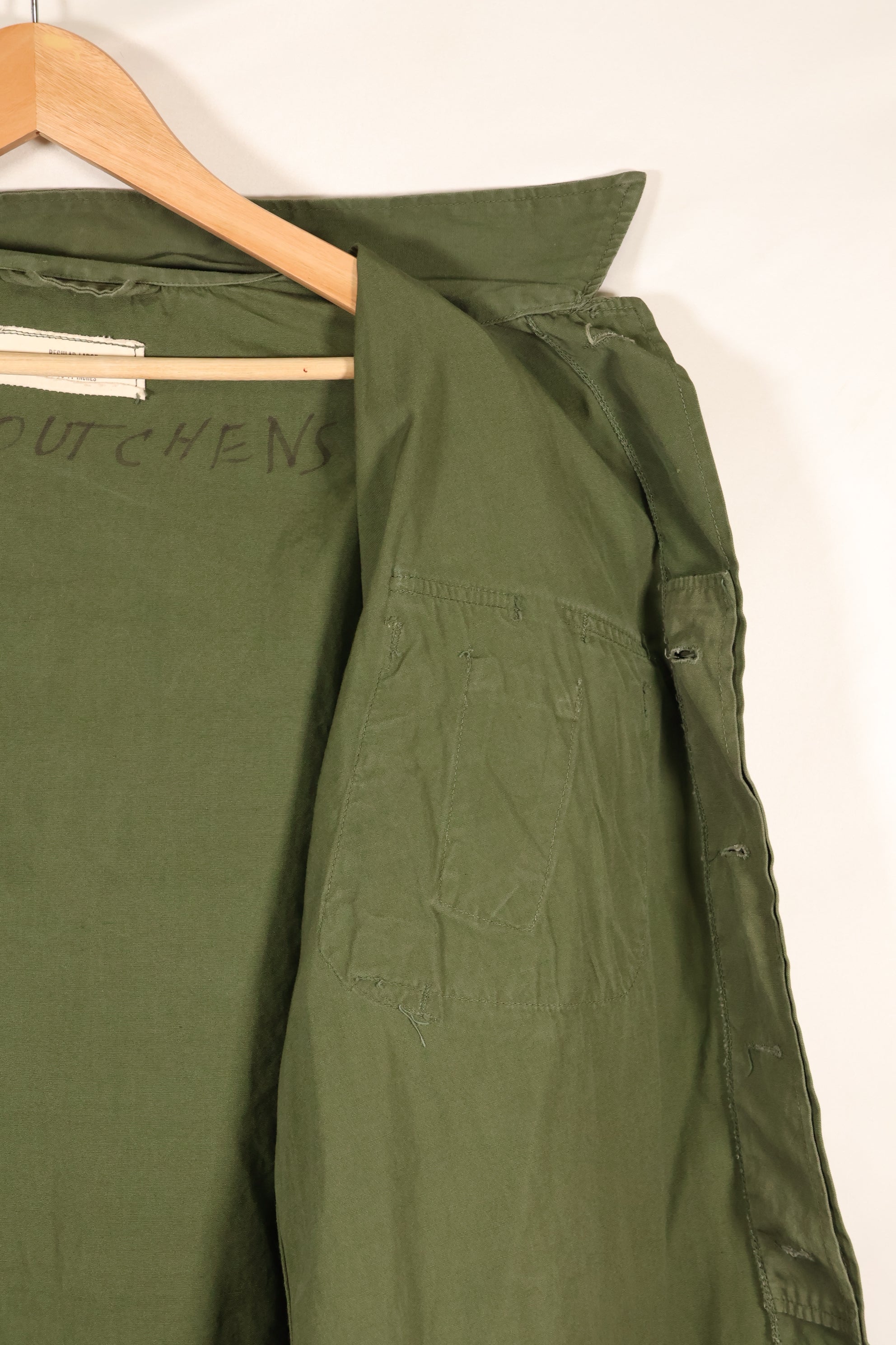 Circa 1966-67 L-R 2nd Model 3rd Model eclectic jungle fatigues jacket, used, good condition.