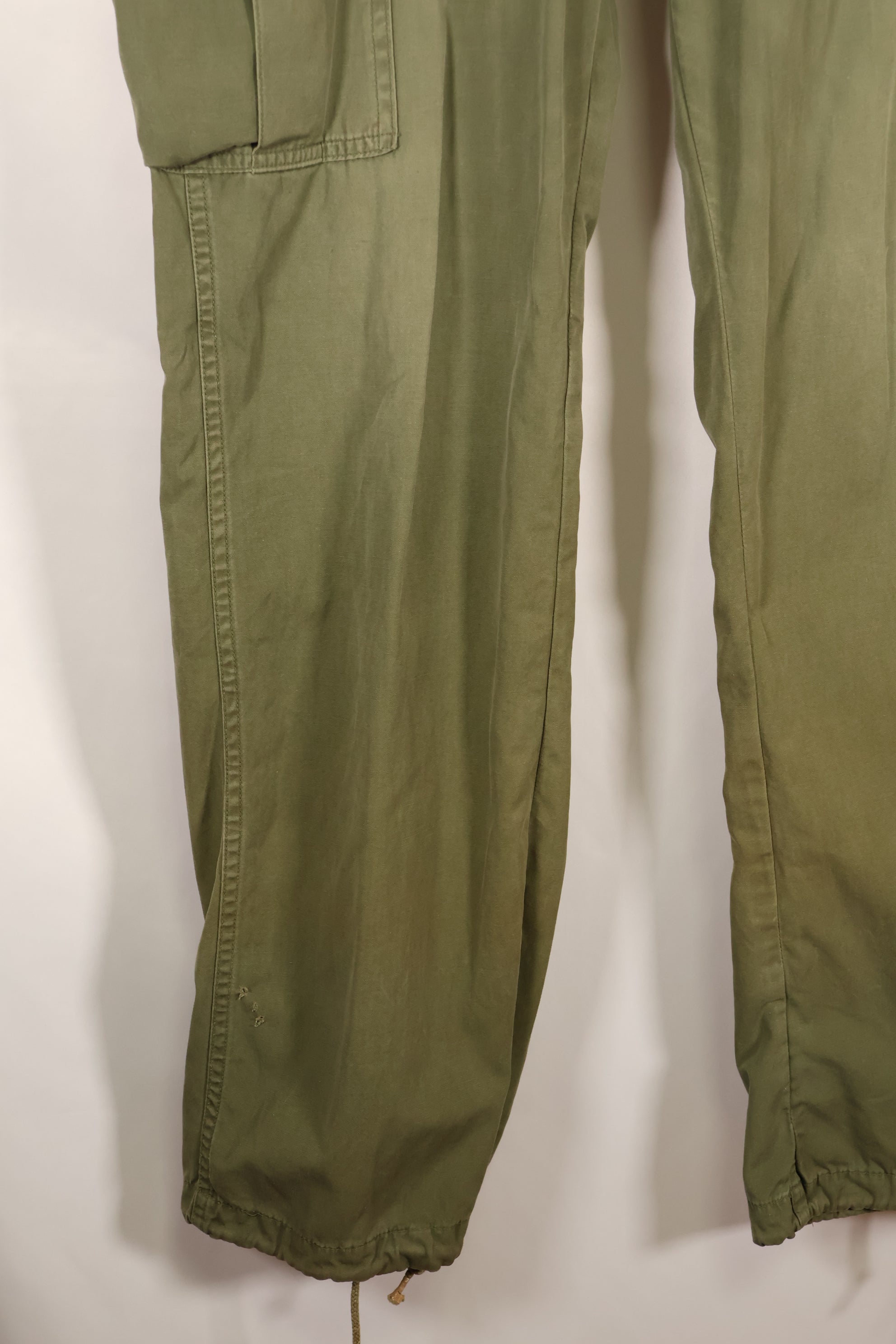 1963 contract, estimated XS 1st Model Jungle Fatigue pants, used with strong signs of use.