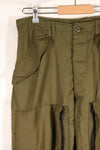 Early 1970s, estimated MEDIUM pilot fireproof pants, size tag missing, used.
