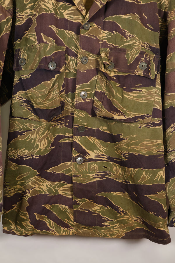 Mid 1960s US cut LARGE Okinawa Tiger Tiger striped shirt, faded, used.