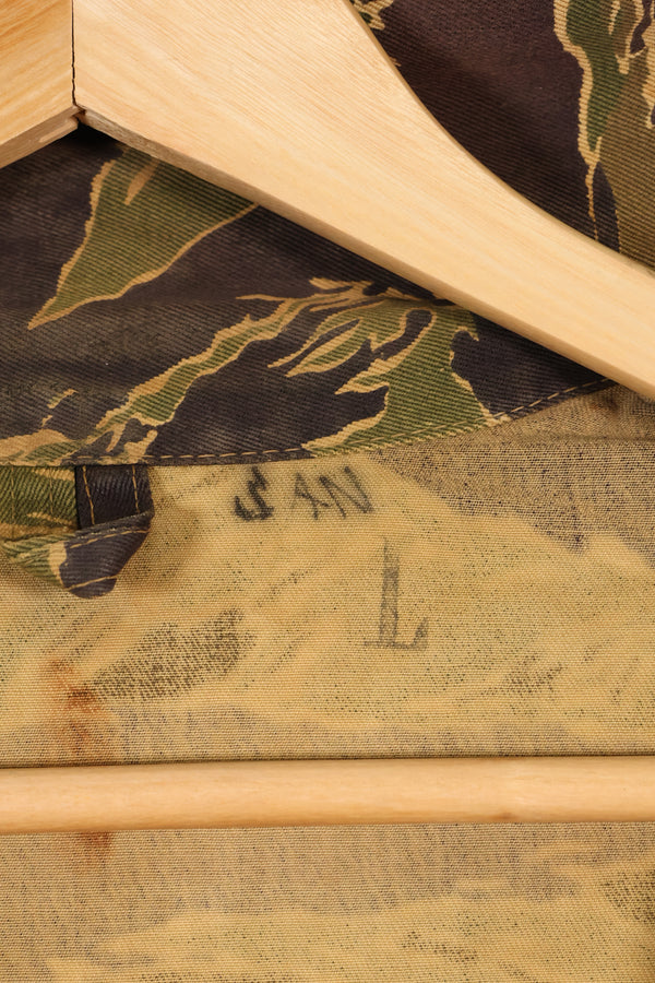 Mid 1960s US cut LARGE Okinawa Tiger Tiger striped shirt, faded, used.