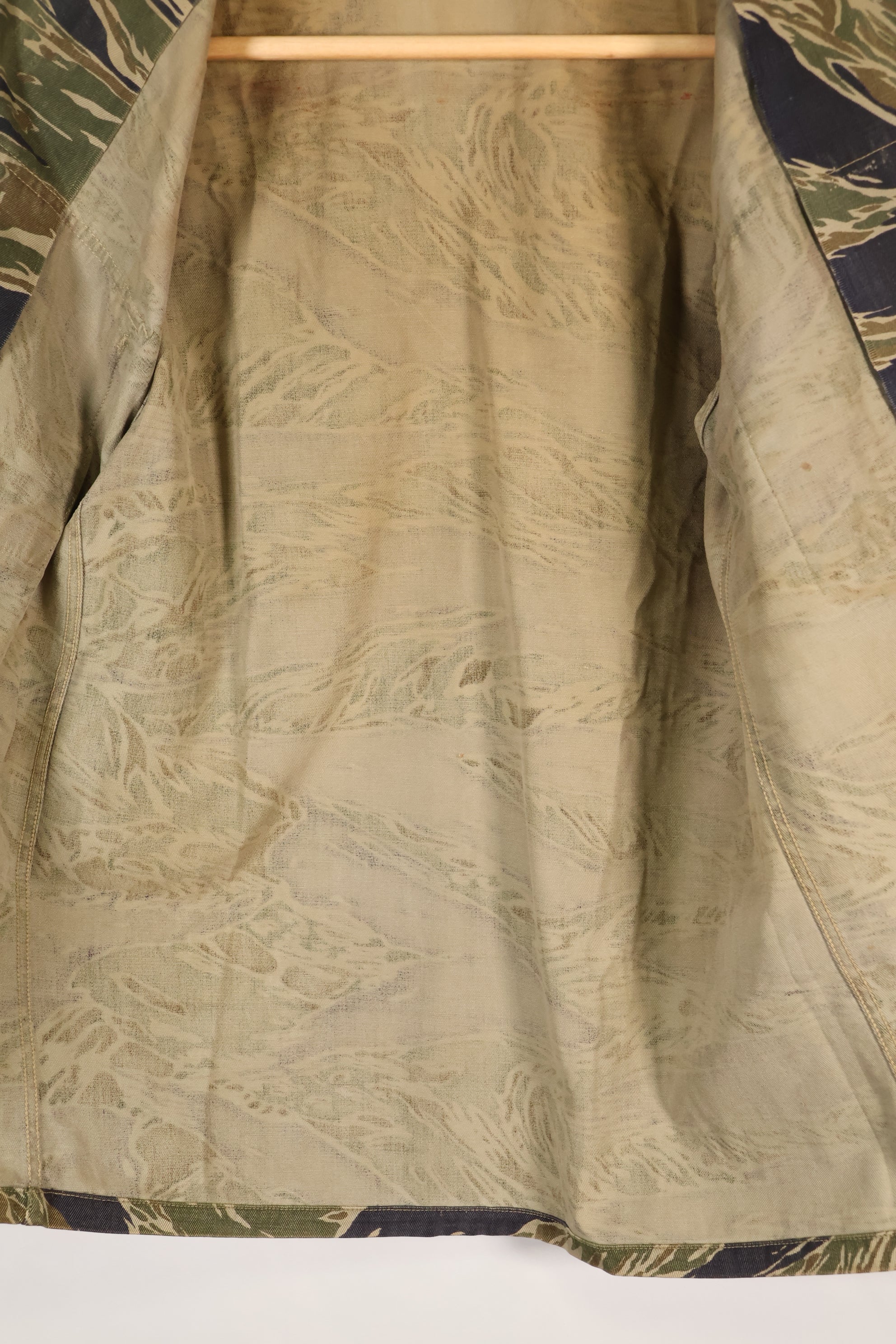 1960's semi A-M silver tiger shirt Asian cut epaulette modified used