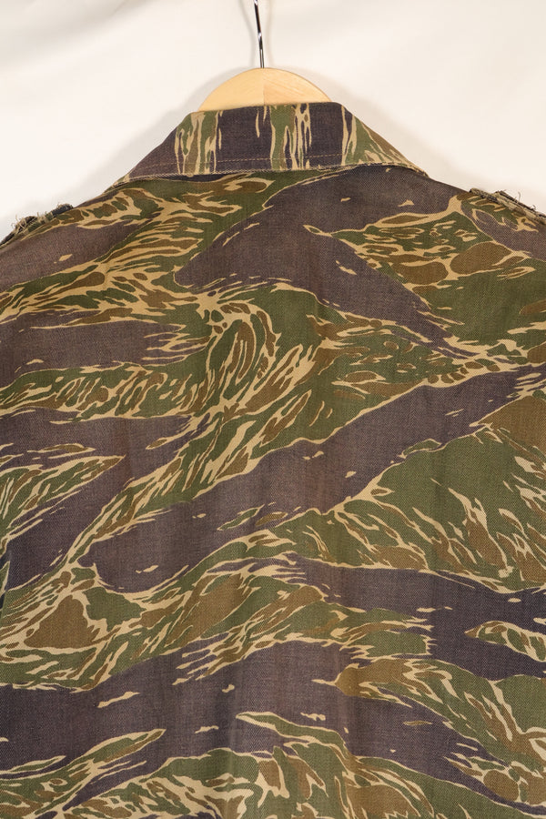 1960's semi A-M silver tiger shirt Asian cut epaulette modified used