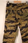 Late 1960s US-S Gold Tiger Pattern Tiger Stripe US-Cut Pants, Used