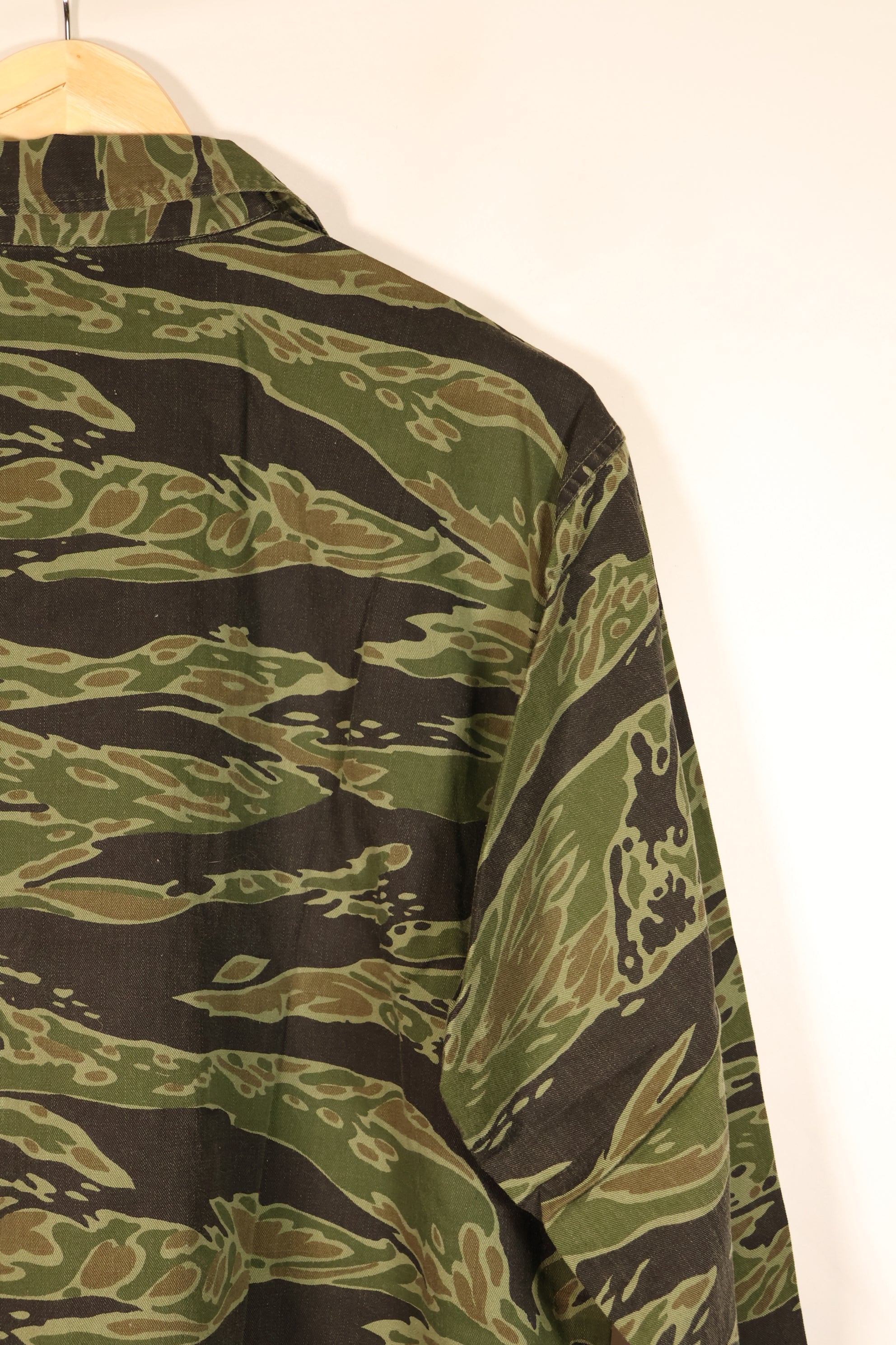 Late 1960s, Size M, Late War Lightweight, Dark-Colored, Tiger-Stripe Shirt, Used