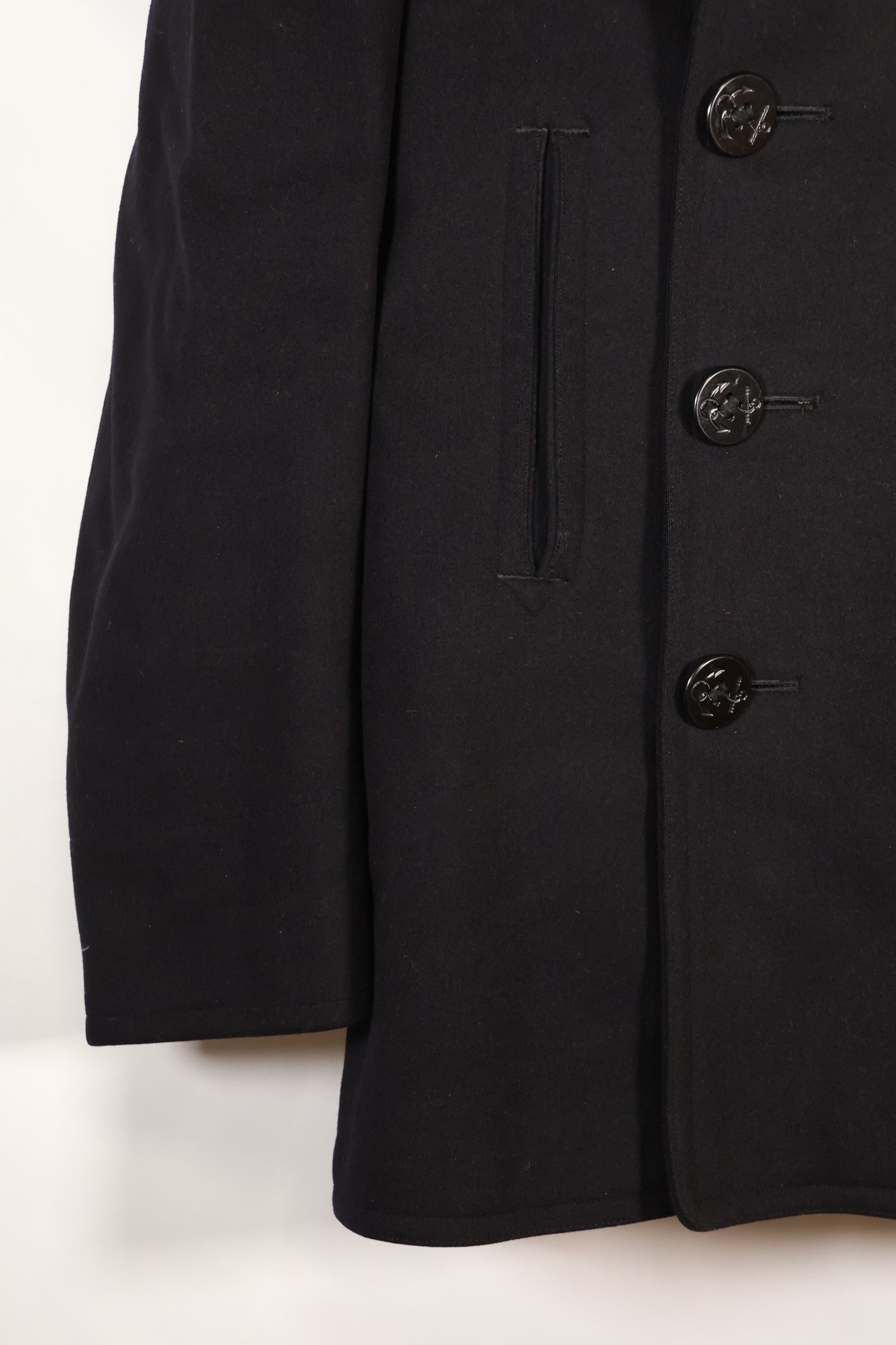 1940's estimated 38 approx. 10 buttons U.S. Navy pea coat in good condition A