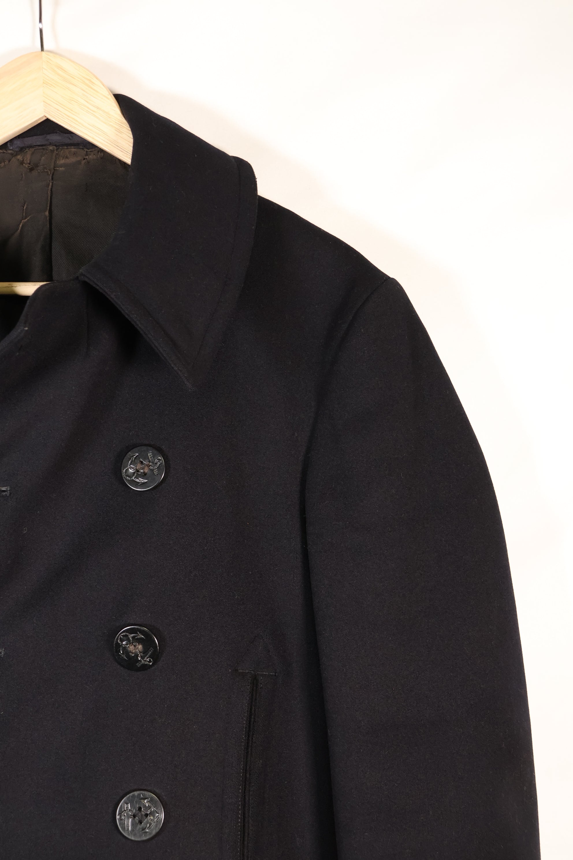 1940's estimated 38 approx. 10 buttons U.S. Navy pea coat in good condition B