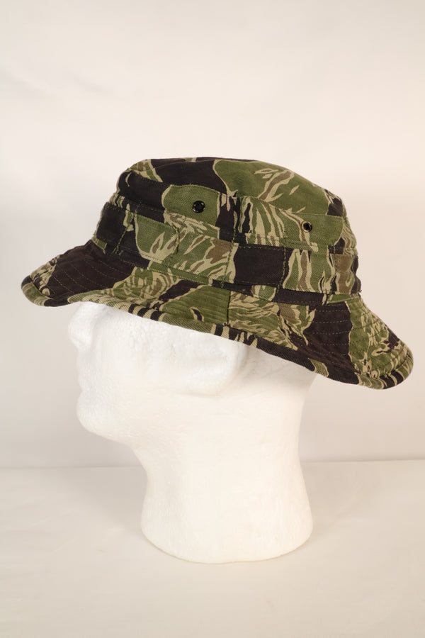 1960s, estimated size M, sewn in Okinawa, CISO cut, Okinawa Tiger boonie hat, used.