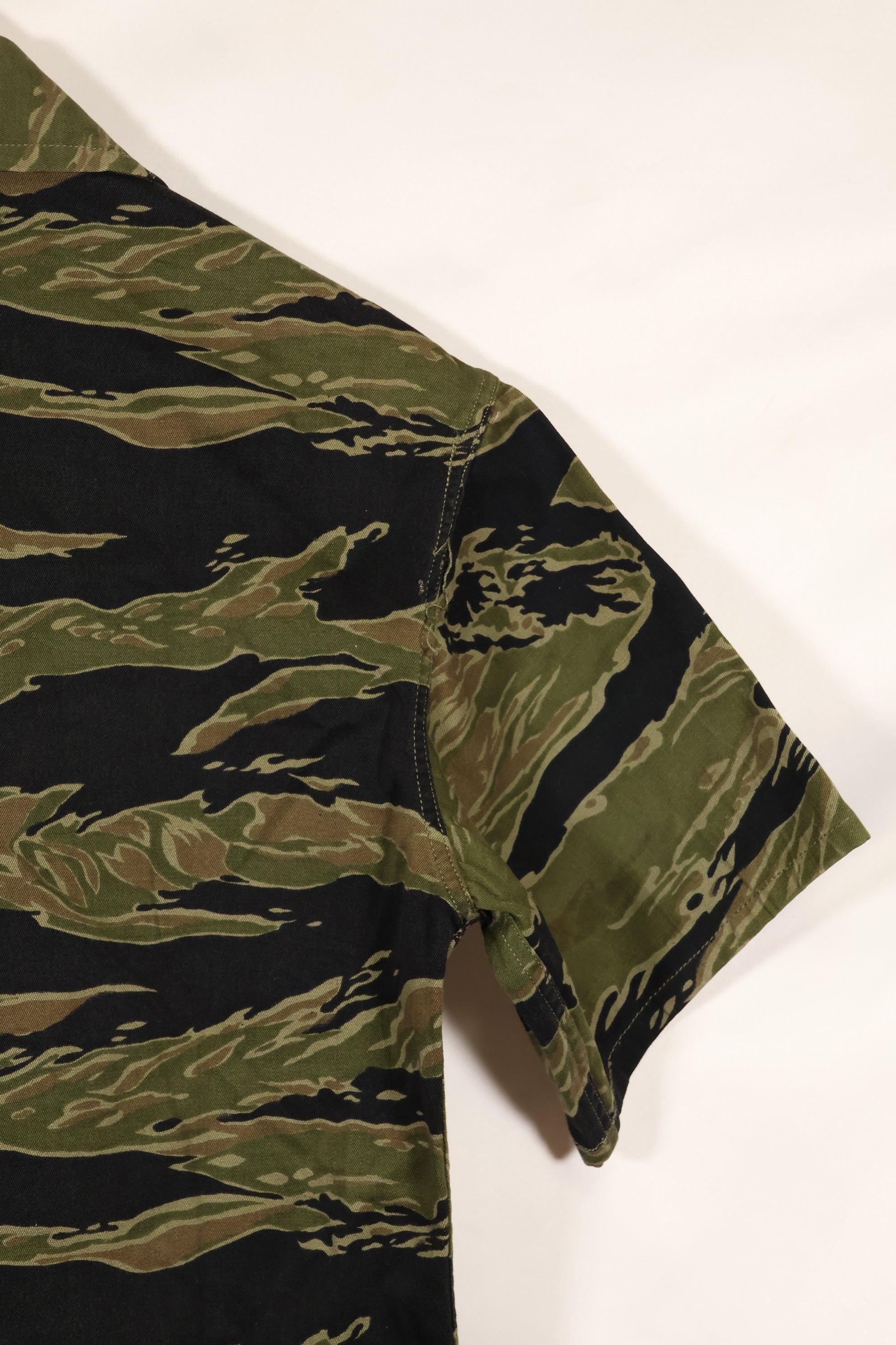 Real A-M Tiger Stripe Shirt Gold Tiger Derivative Pattern Almost unused