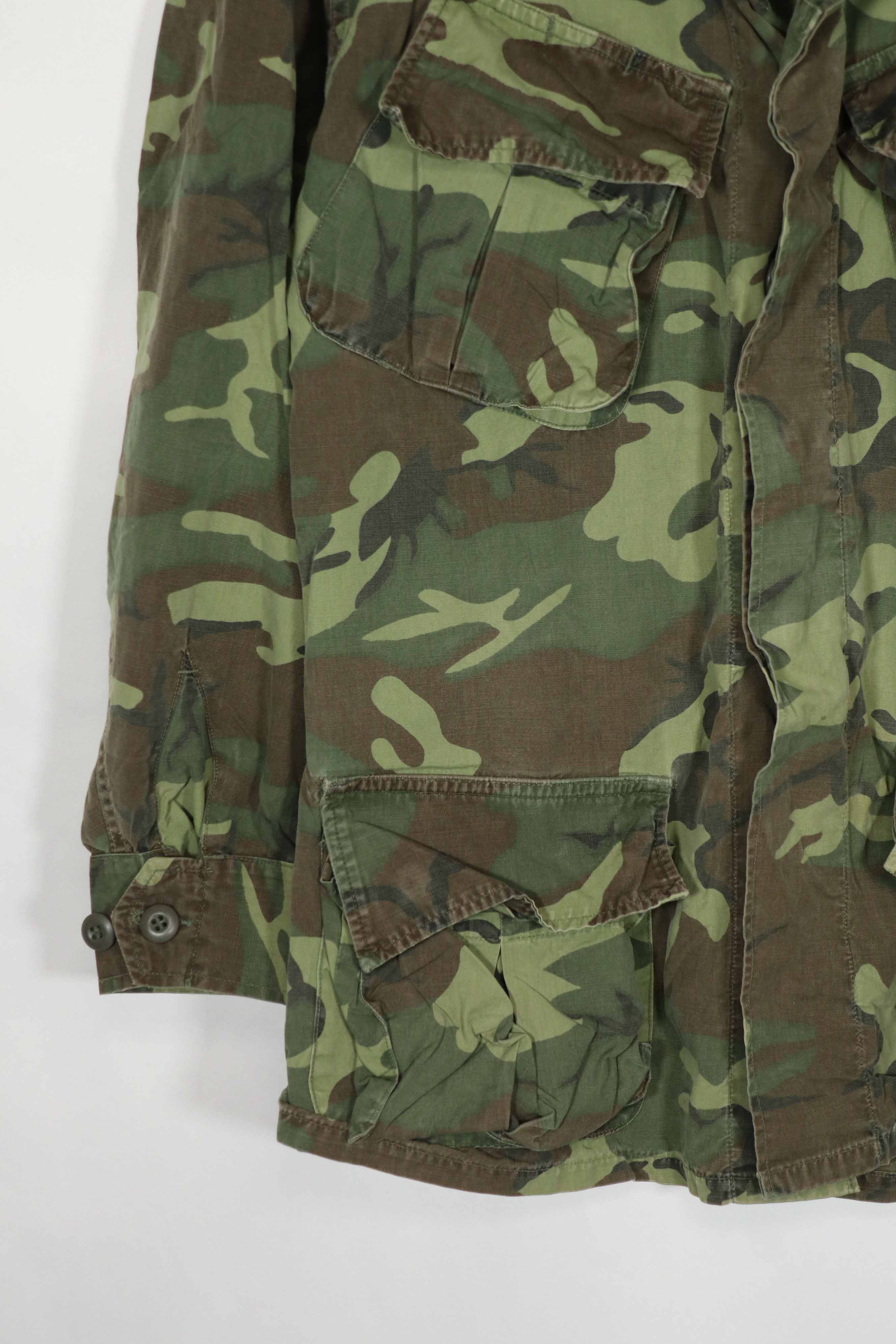 Real 1967 non ripstop ERDL jungle fatigues jacket, faded, used.