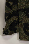 1960s Silver Tiger Tiger Stripe Shirt A-M, good condition, used.