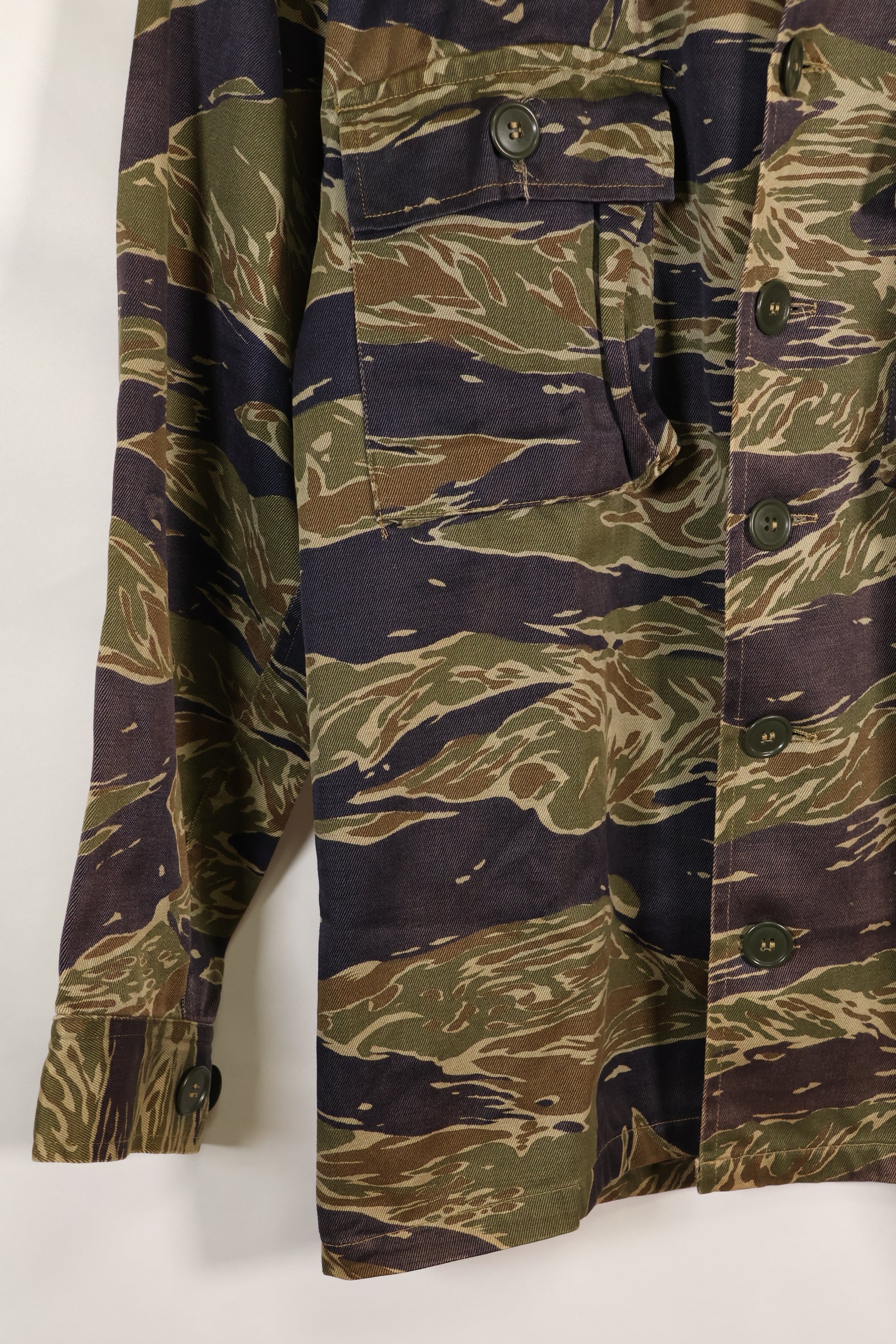 1960's semi Japanese silver tiger shirt, Asian cut, little fading, used.