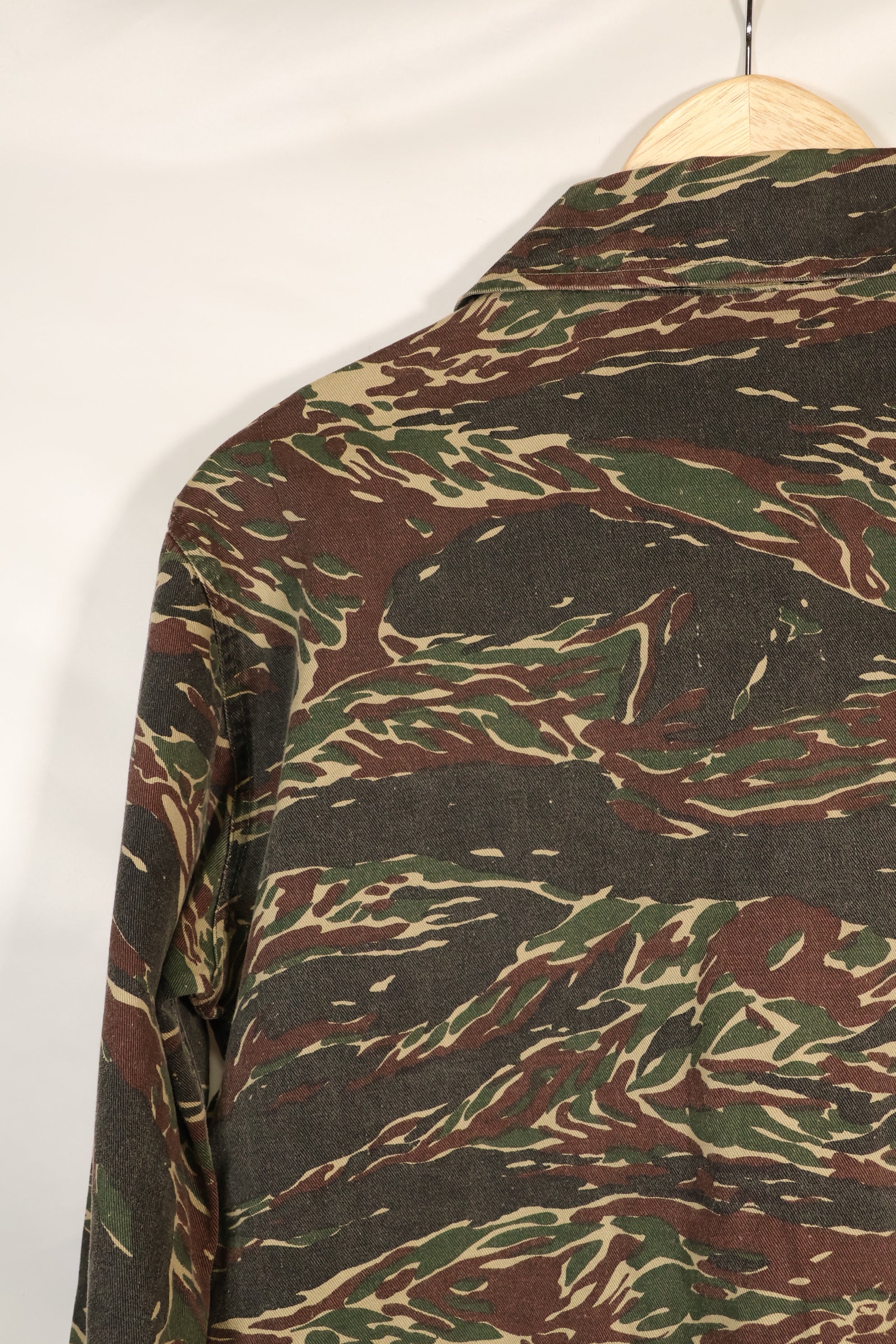 1970s Silver Tiger Tiger Stripe Shirt Tie Tiger 4 Pockets Used