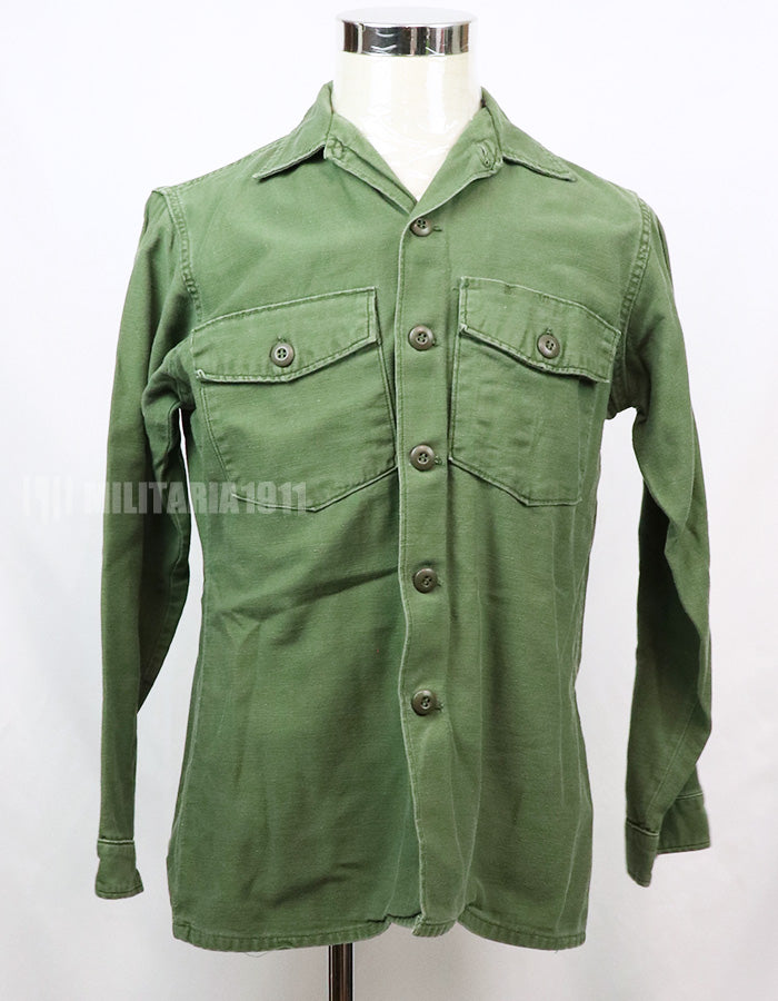 Original utility shirt OG-107, made in 1970, wartime lot.