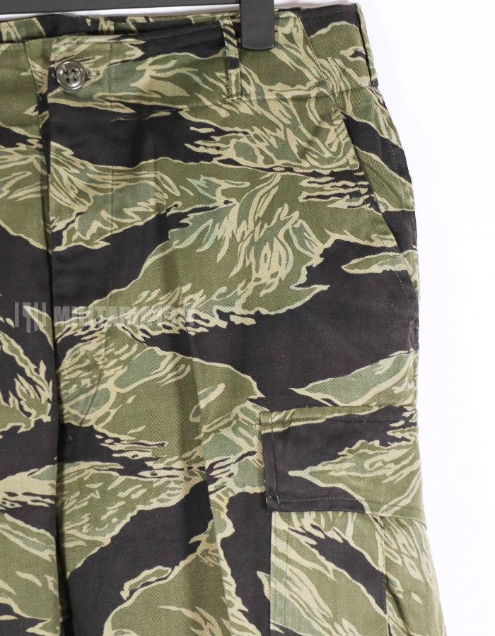 Authenticity unknown Real fabric Okinawa CISO Tiger Tiger stripe fatigues pants in good condition